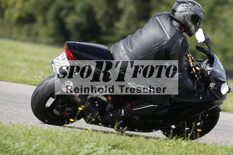 /53 16.09.2025 Track Day Domi Aegerter ADR/Gruppe gruen/44